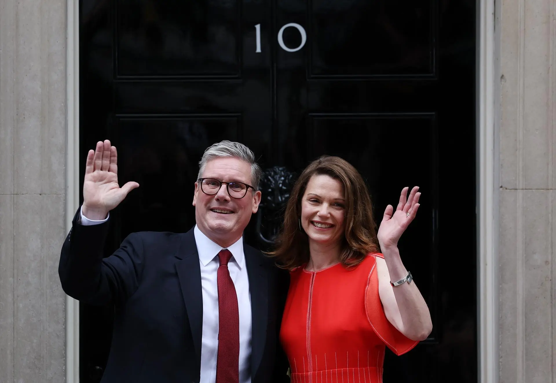 Victoria și Keir Starmer se instalează la numărul 10 pe Downing Street