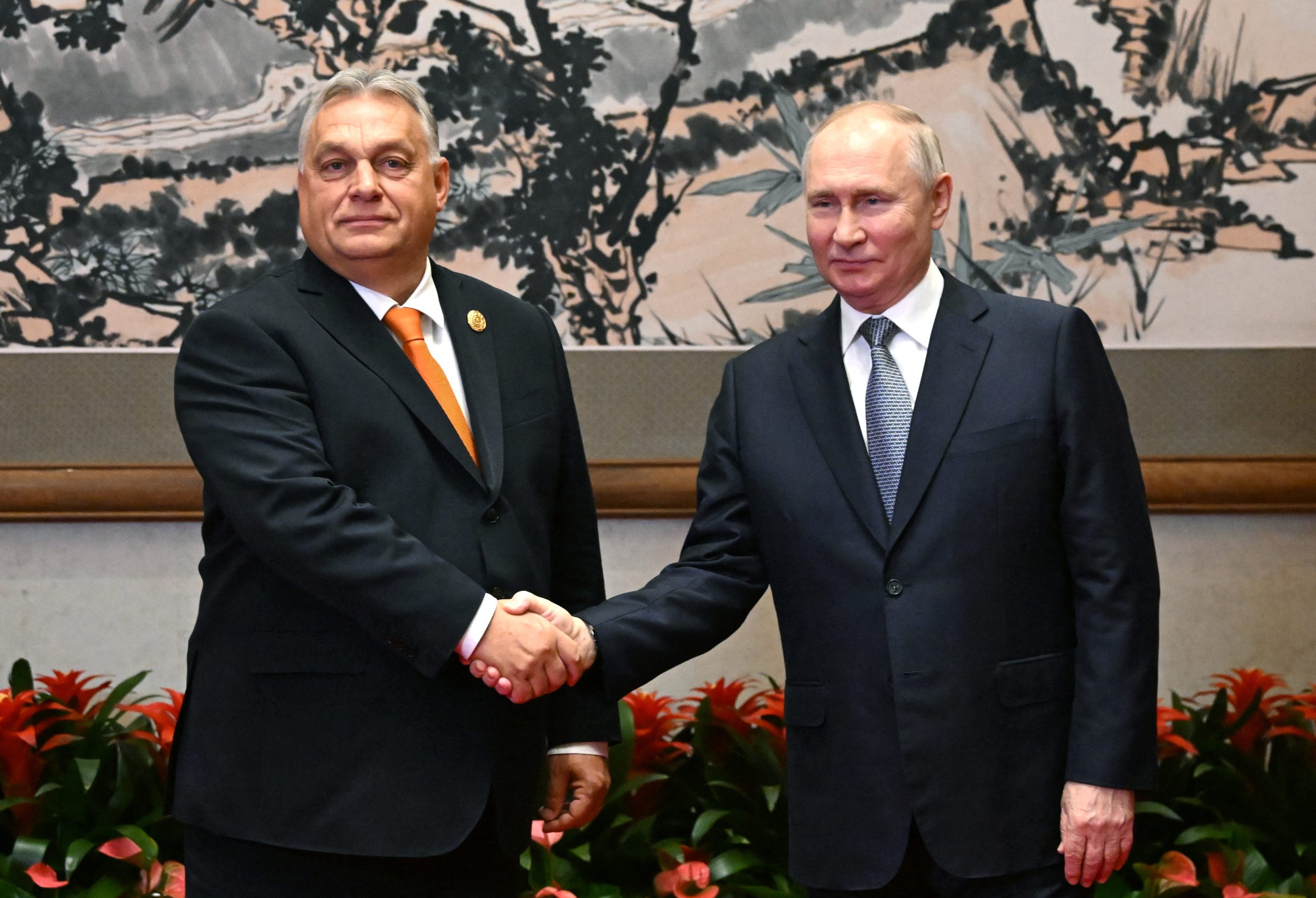 Viktor Orban merge la Moscova să se întâlnească cu prietenul său, Putin. Îngrijorare în Uniunea Europeană