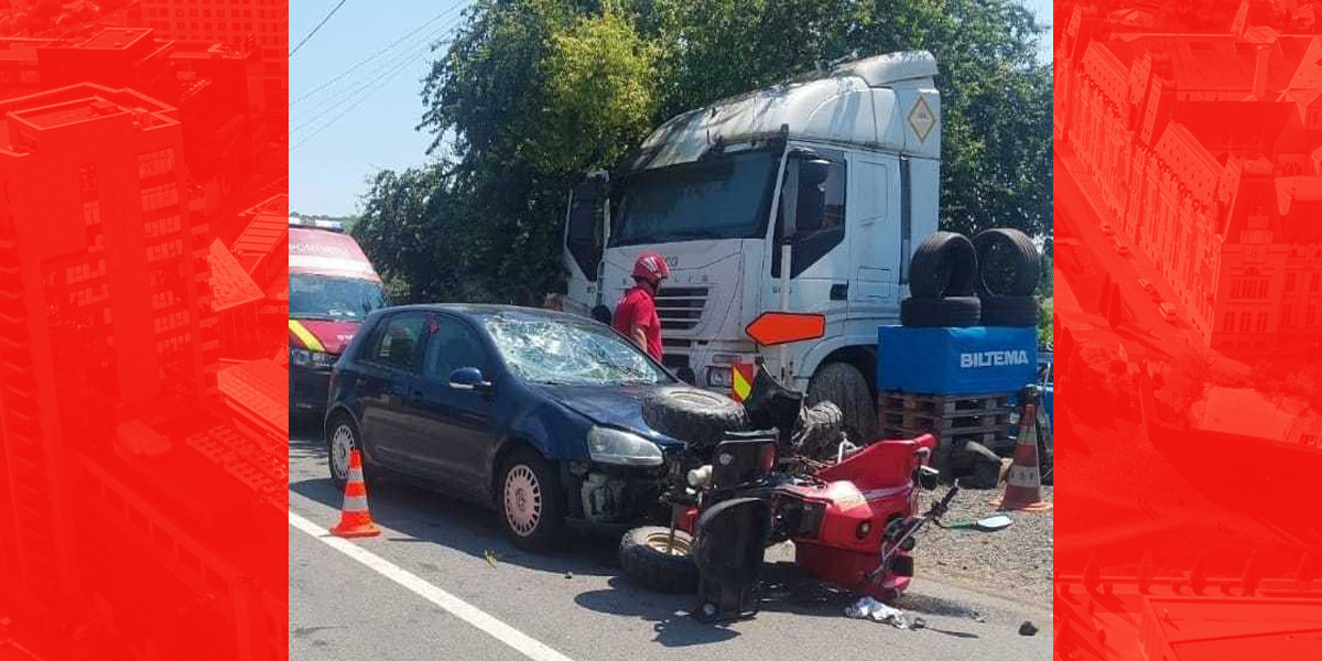 Un bărbat băut și fără permis a izbit cu un ATV un autoturism care circula regulamentar