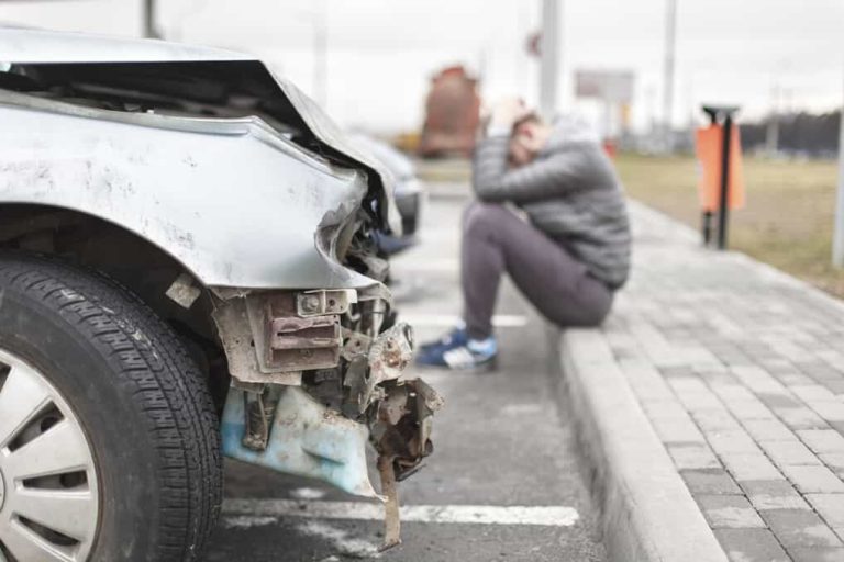 O femeie rănită într-un accident provocat de propriul soț a primit 100.000 de lei despăgubiri