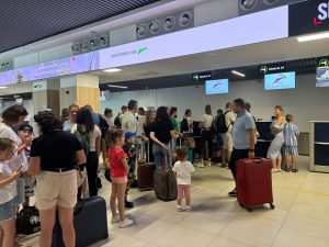 Oferta unei companii aeriene – Cu avionul de la Iași la București, cu numai 27 de euro