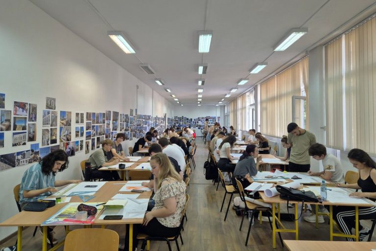 „Formă, spaţiu, reprezentare” - Meditații gratuite pentru Facultatea de Arhitectură din cadrul Politehnicii ieșene. Se oferă și cazare