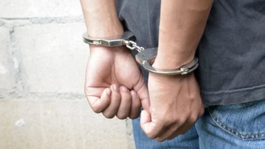  București: Bărbat prins în flagrant în timp ce ar fi violat un minor de 14 ani