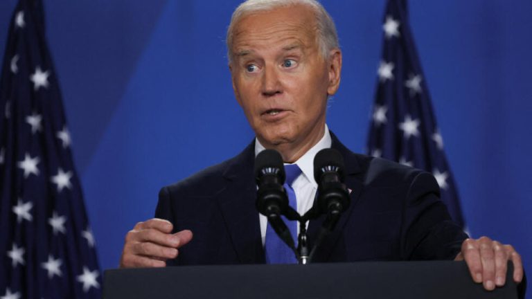Biden rugat să-și reconsidere candidatura de Obama, Pelosi și mai mulți democrați de la cel mai înalt nivel