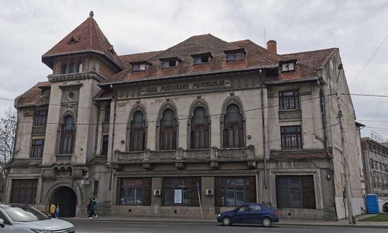 O clădire simbol din zona centrală a Iașului, monument istoric, va fi refăcută. Degradare majoră: atac biologic