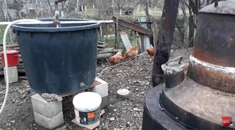 Doi ieșeni răniți după ce le-a explodat cazanul de țuică în față