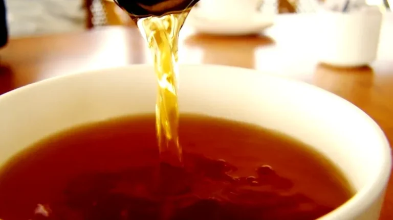 Băutura naturală care îți curăță ficatul. Atenție, se bea cu 30 de minute înainte de culcare!