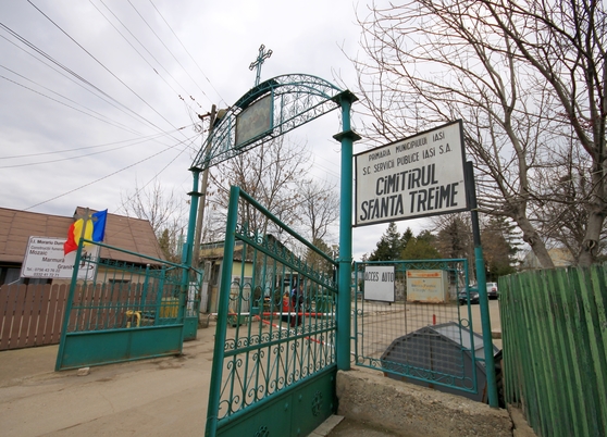 Accident rutier ieșit din comun la Iași: în cimitirul Păcurari, la pomenire, cu o șoferiță băută bine