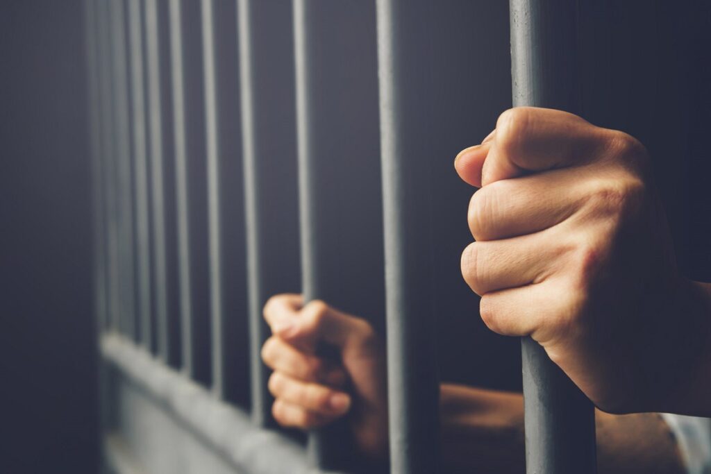 Un infractor rutier va ajunge după gratii. Polițiștii de frontieră l-au prins în ofsaid de două ori, pe același drum