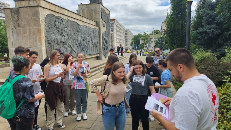 Filiala Crucii Roșii a organizat pentru voluntarii săi o „vânătoare de comori” prin Iași