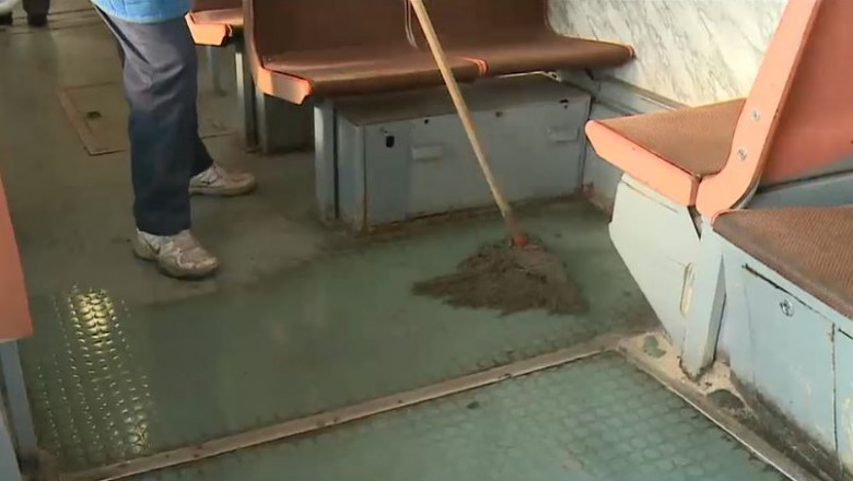 Curățenia din autobuzele și tramvaiele CTP s-a scumpit cu 20%. De 10 ani aceeași firmă câștigă neîntrerupt