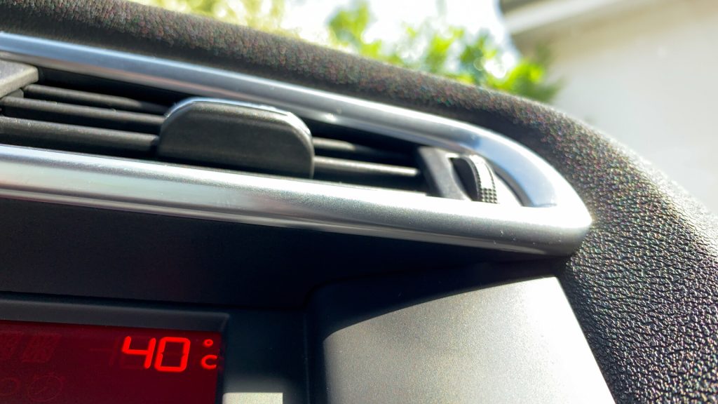  O fetiţă de patru ani a murit, după ce a fost uitată într-o maşină încinsă timp de o oră, în SUA: „Încercați să vă amintiți unde sunt copiii voștri”