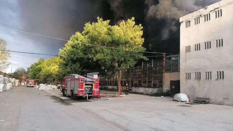 Explozie la un utilaj dintr-o fabrică de poliester din Dâmboviţa