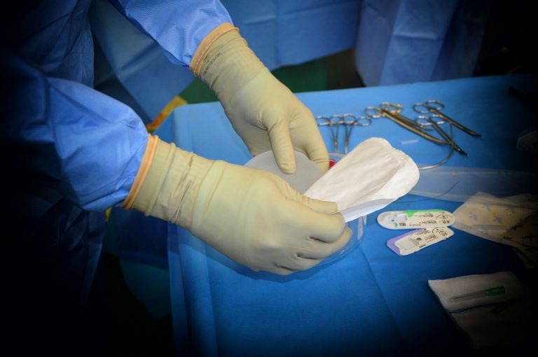 Un psiholog explică: de ce apelăm la chirurgie plastică și cum ar trebui să arate un bărbat și o femeie frumoasă. „Idealul de frumusețe și-a pierdut ideea de funcționalitate”
