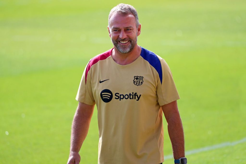  Hansi Flick îşi va prelungi contractul cu FC Barcelona, anunţă Mundo Deportivo