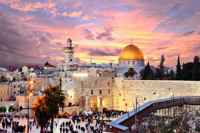 MAE recomandă evitarea oricărei călătorii în Israel, în actualul context de securitate