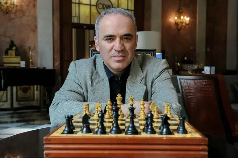 Kasparov: România e în zona sigură. Nu e ca în Franța unde noi membri ai parlamentului sunt agenți ai lui Putin