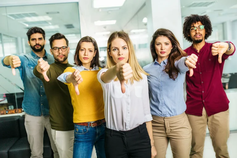 Studiu: Milenialii nu sunt pregătiţi să devină cea mai bogată generaţie din istorie