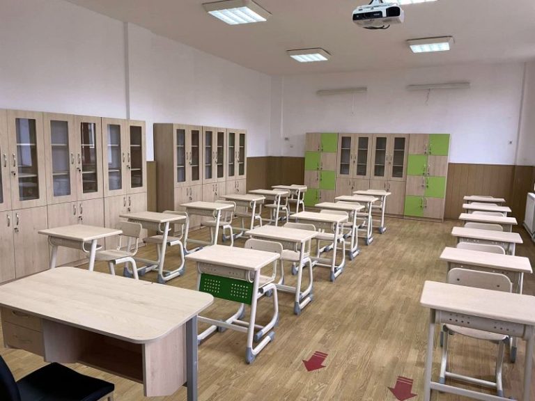 Aproape 1.500 de săli de clasă din judeţul Iaşi vor avea mobilier nou -19 milioane de lei, prin PNRR