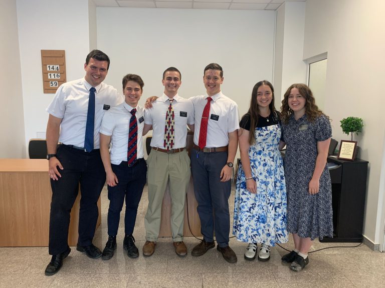 Congregația mormonilor din Iași: controversata sectă, care a acceptat o vreme poligamia, are o sută de membri în oraș GALERIE FOTO/VIDEO