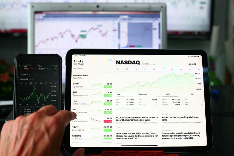 Indicele Nasdaq a scăzut miercuri cu 3% după rezultatele Tesla şi Alphabet şi se îndreaptă spre cea mai proastă zi de la sfârşitul anului 2022