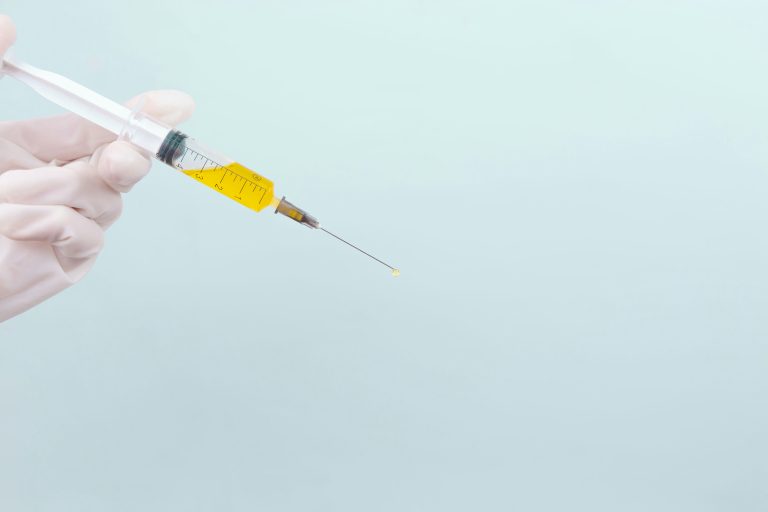 Se pregătesc vaccinurile pentru o potențială nouă pandemie, pornită de la un virus cunoscut deja: H5N1, cel care dă gripa aviară