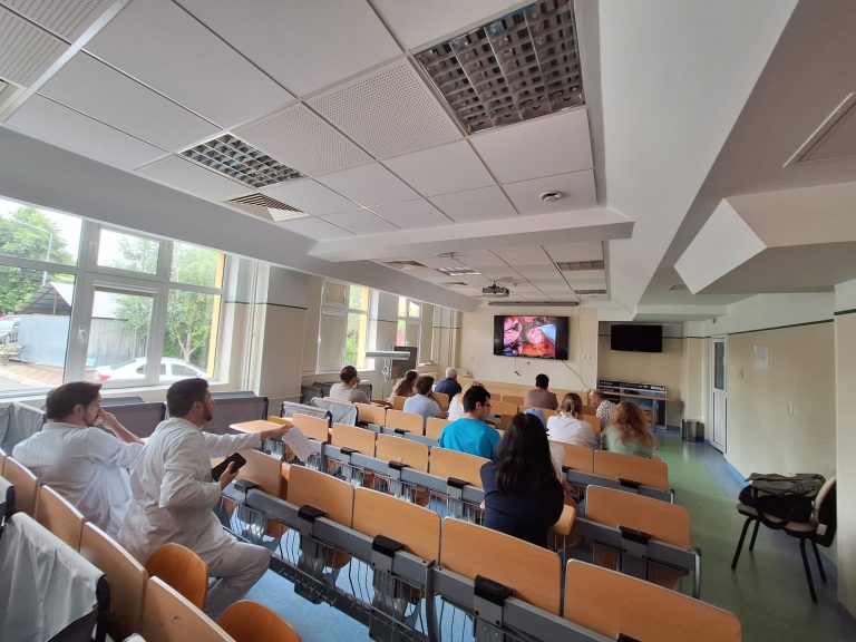 Premieră la IRO: prima intervenție chirurgicală de endometrioză cu robotul DaVinci din Moldova