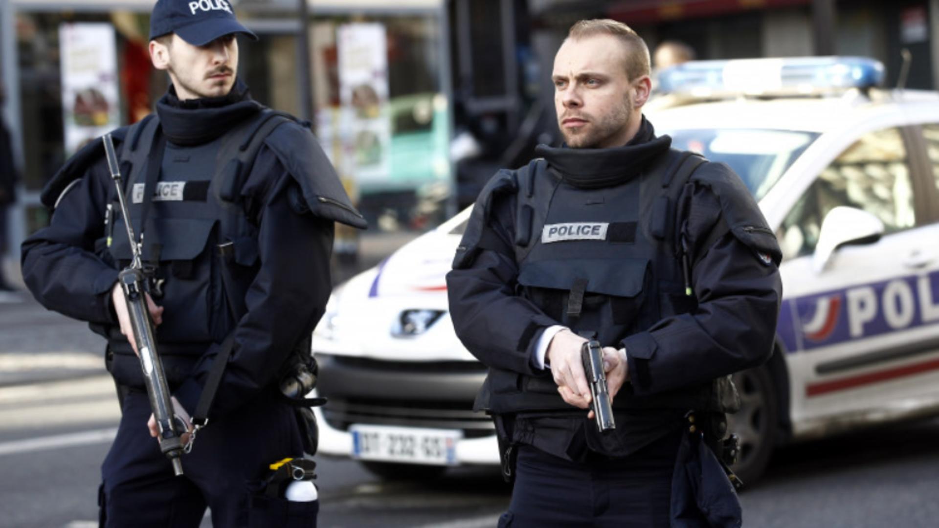 Un minor în vârstă de 14 ani, inculpat într-un dosar cu privire la planuri de atacuri în baruri, cazărmi şi cluburi de noapte din Paris