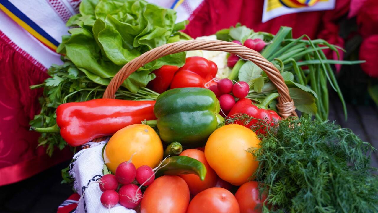 Prețul produselor alimentare din Uniunea Europeană a luat-o la vale