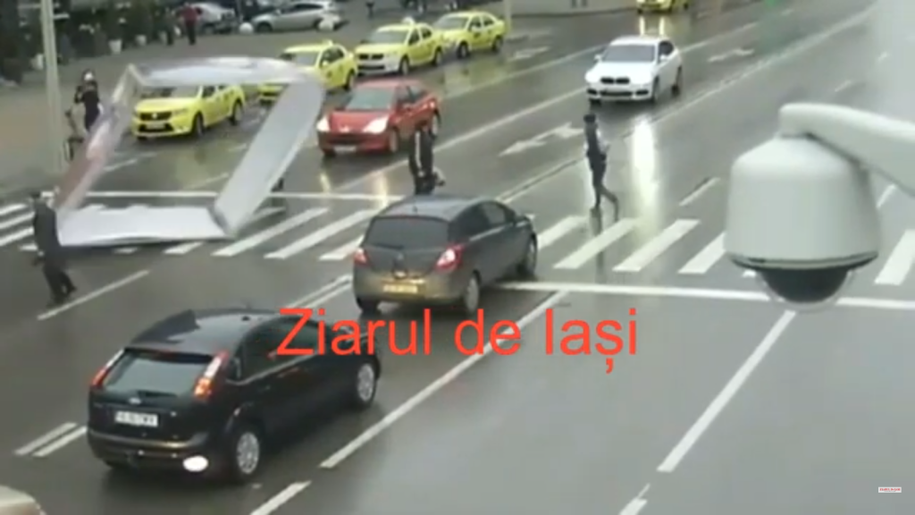 Justiție „a la România” – Ieșeanul ucis de panoul publicitar căzut peste el în centrul Iașului: nimeni nu este vinovat!