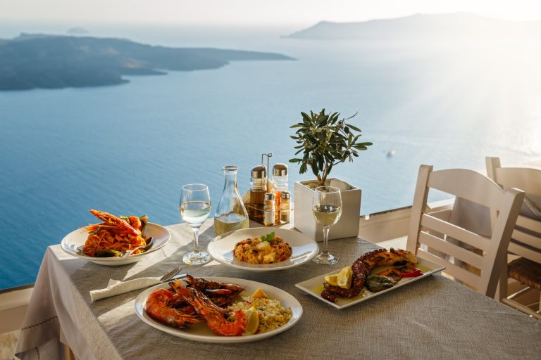 Cât a cheltuit o familie de români pentru o vacanță de 9 zile în Grecia. Șocul a fost mare: „Prețurile au luat-o razna”