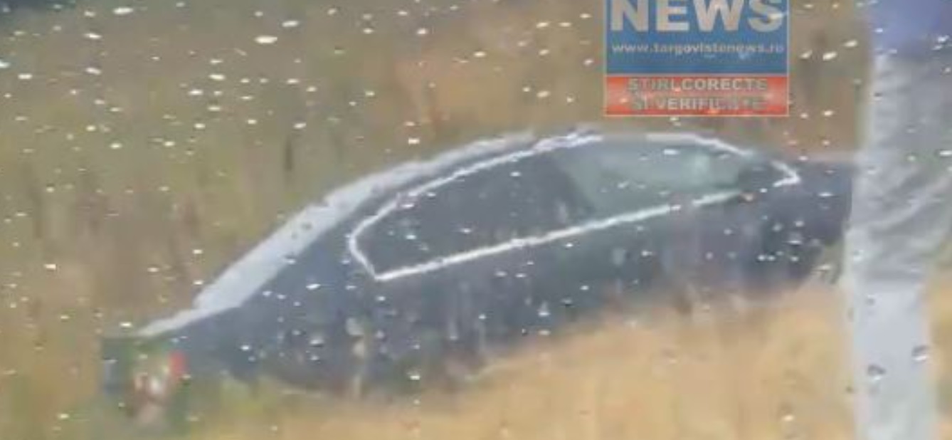 Un şofer beat a intrat cu mașina pe care o conducea în gardul unei case