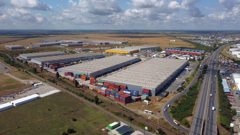 Fiecare român dispune, în medie, de 0,37 metri pătrați de spații spaţii industriale şi logistice