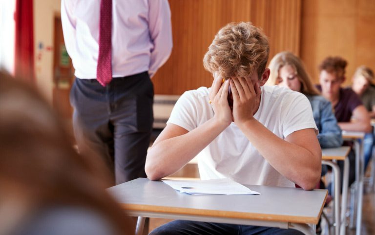 Cum poate fi gestionat stresul înainte de examene? Sfaturi de la specialiști pentru elevi