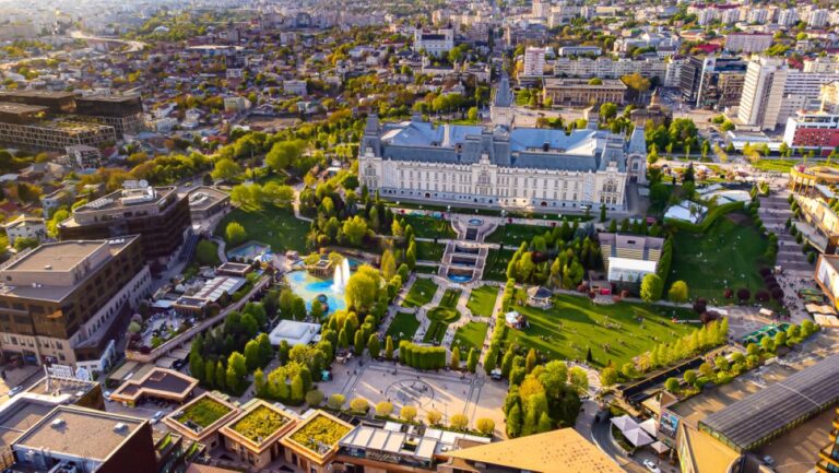 V7 Startup Studio, spaţiul de coworking din Palas pentru antreprenori, freelanceri şi firme la început de drum