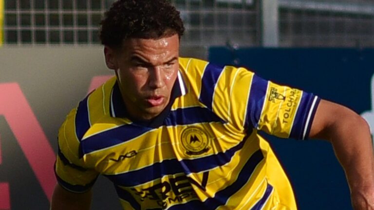 Un jucător care a plasat 289 de pariuri pe meciuri de fotbal a fost suspendat nouă luni