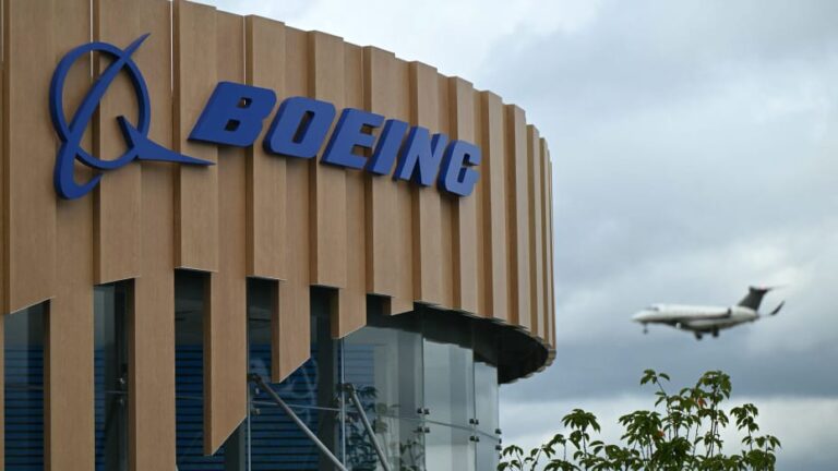 Moody's şi S&P se îndoiesc că Boeing va atinge obiectivele de producţie