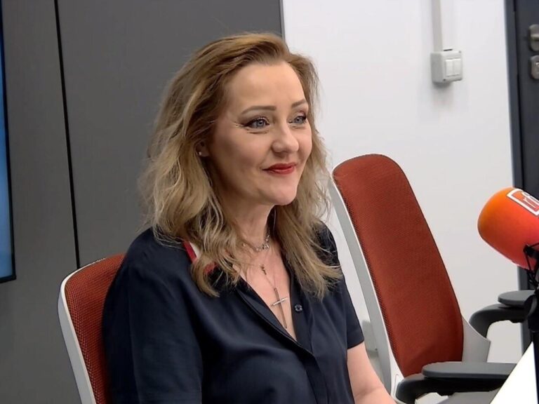 Elena Lasconi: Ne aşteaptă un an greu, dar, dacă suntem uniţi, calmi şi ne uităm la realitate aşa cum e ea, nu cum vor unii să ne-o prezinte, o să trecem peste orice obstacol