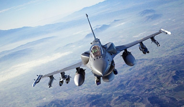Ucraina a primit primele avioane F-16. Ce reacție a avut Kremlinul?