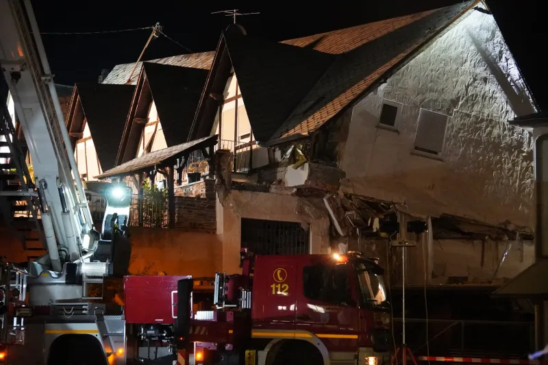 Germania – Nouă persoane ar fi încă blocate sub dărâmături după prăbuşirea unui hotel