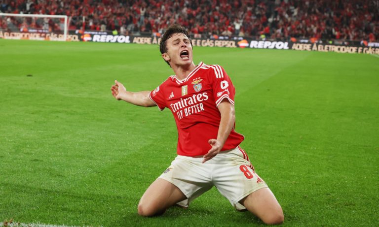 Mijlocaşul portughez Joao Neves a fost transferat la PSG