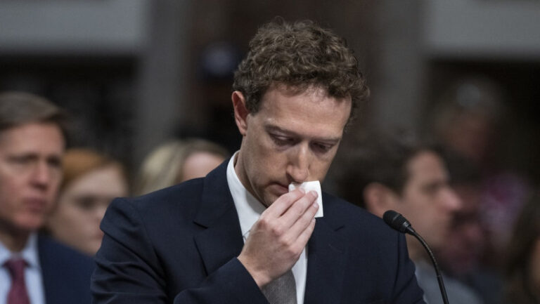 Zuckerberg încheie un acord cu acţionarii Meta prin care pun capăt procesului cu privire la neglijenţă în scandalul Cambridge Analytica