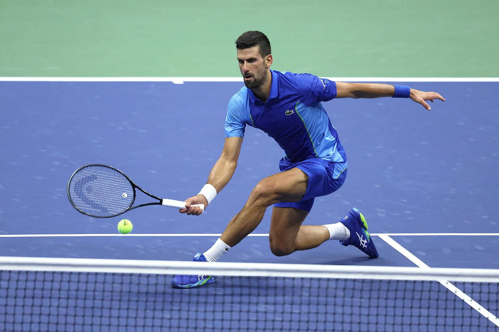 Novak Djokovici s-a calificat în sferturile de finală la Australian Open