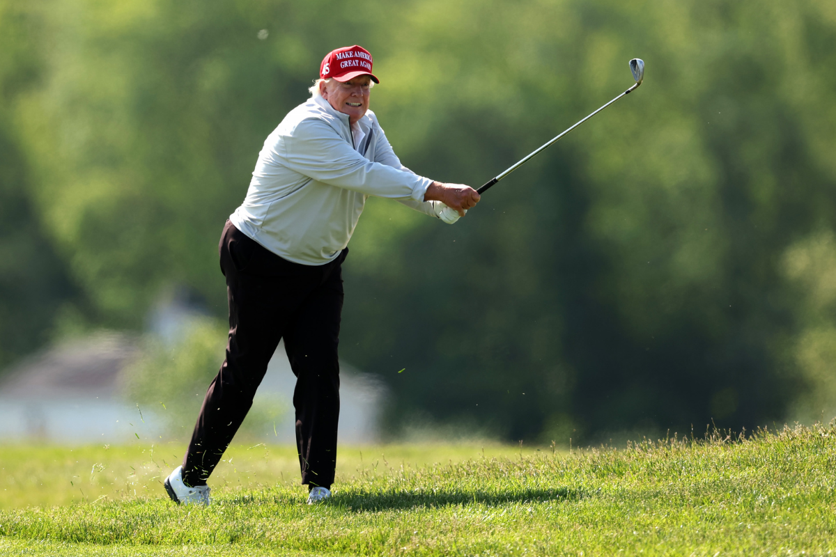 Afacerile cu cluburi de golf şi staţiuni îi aduc lui Trump cel mai mare flux de numerar