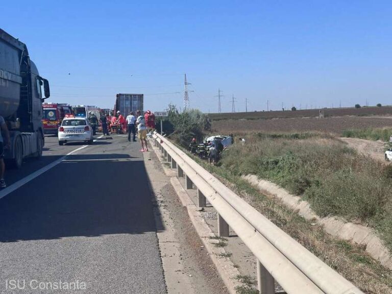 Impact devastator între un TIR și un microbuz pe autostrada către mare