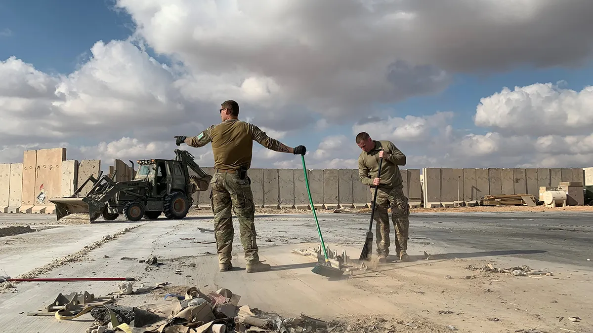 Mai mulţi americani au fost răniţi în atacul împotriva bazei Ain al-Asad din Irak - surse Reuters