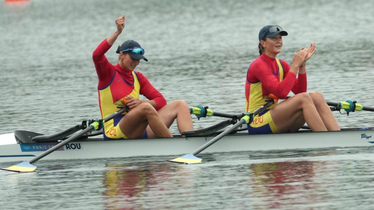 O nouă medalie pentru România! Simona și Ancuța, argint la proba de dublu vâsle