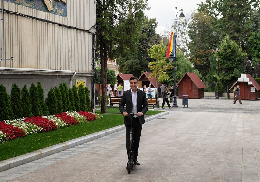  DIGITALIZARE FĂRĂ FINALIZARE | Digitalizarea s-a pierdut pe drum la Primăria Iași. Deși primele proiecte au fost finalizate pe bani grei din 2019, beneficiile pentru cetățeni sunt greu de găsit