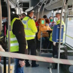 Era să plătească cu viața o intervenție de bun simț în autobuzul 29. Nesimțirea îl costă pe agresor 100.000 lei