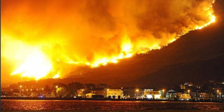 Mergeți în concediu în Grecia? Aflați AICI care sunt zonele afectate de incendii